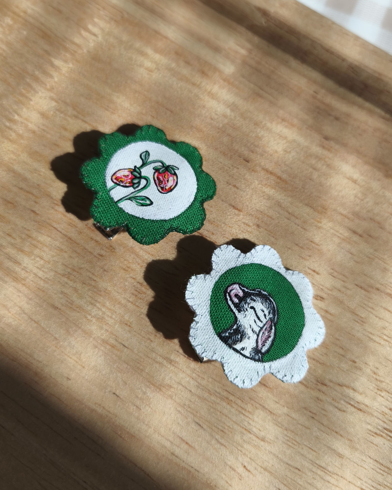 Set zelených mini sponiek - krava a jahody