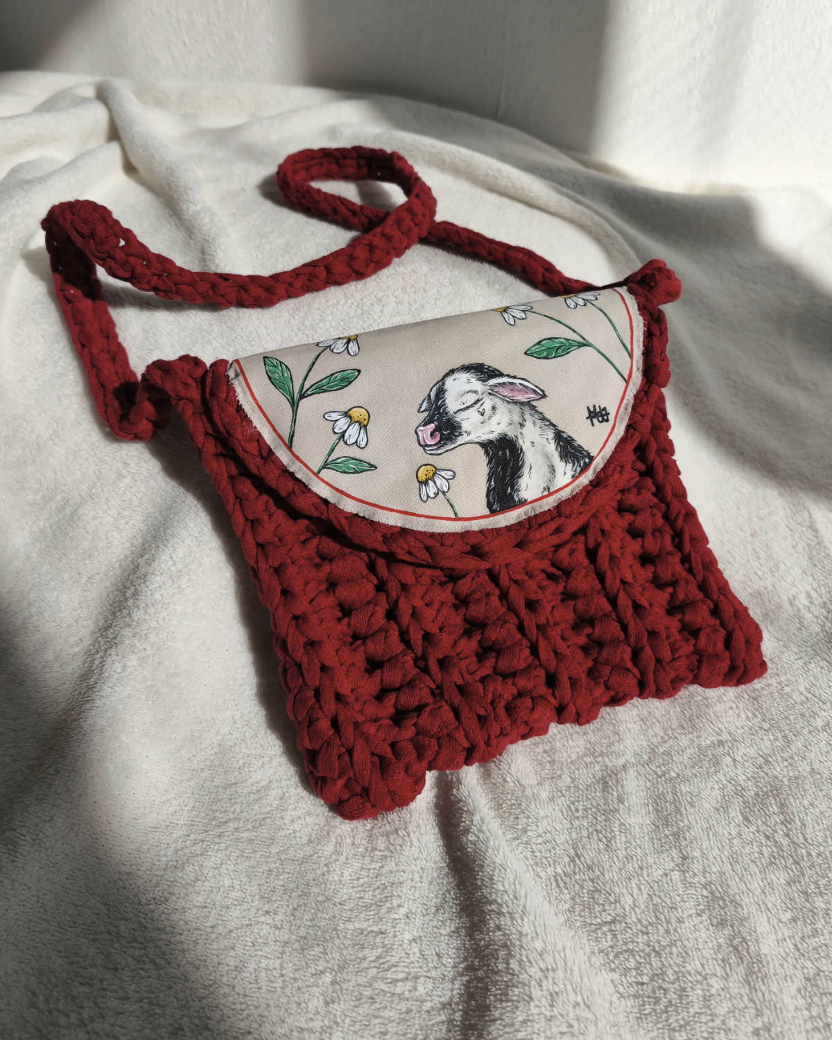 Háčkovaná kabelka - krava a margaretky